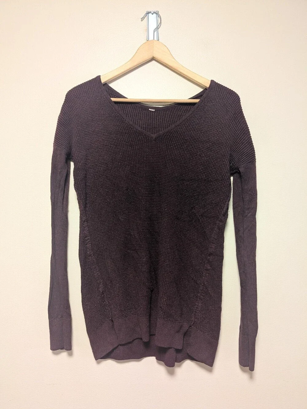 Lululemon V-Neck Waffle Knit Sweater Purple Long Sleeve
